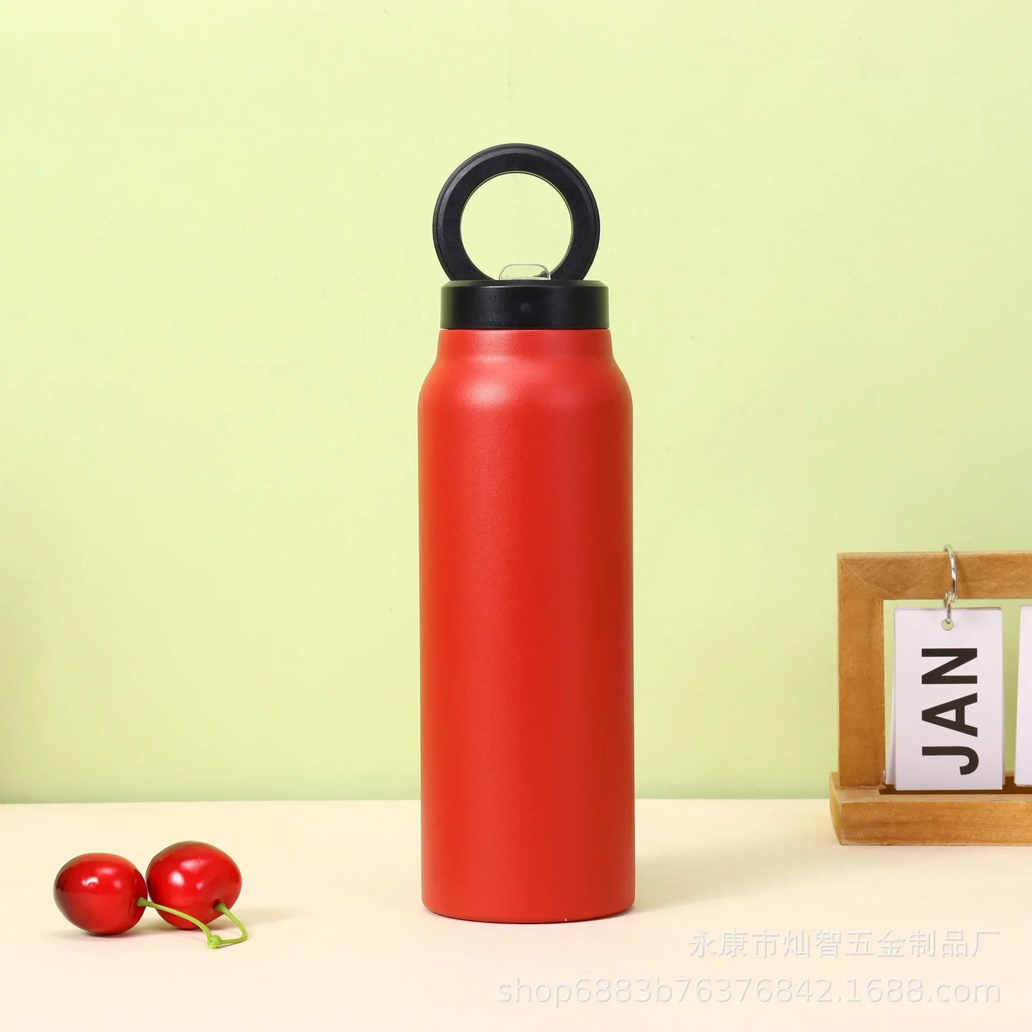 New magnetic insulated cup