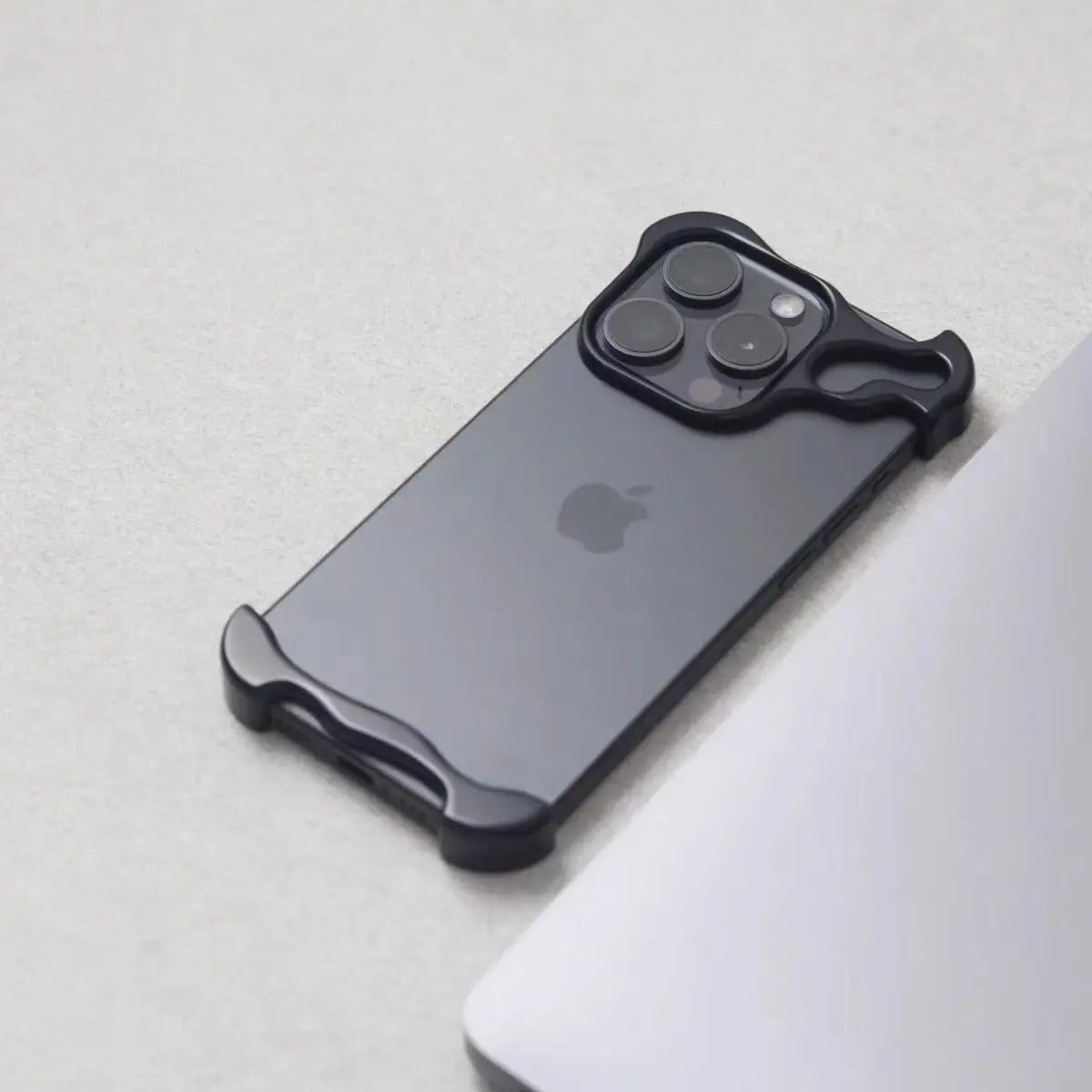 Invisa Case