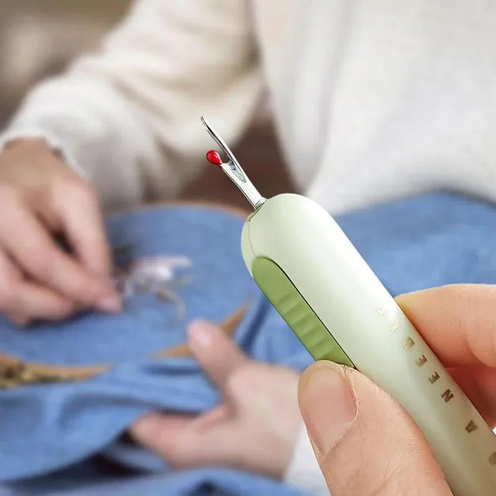 2 in 1 Needle Threader Seam Ripper