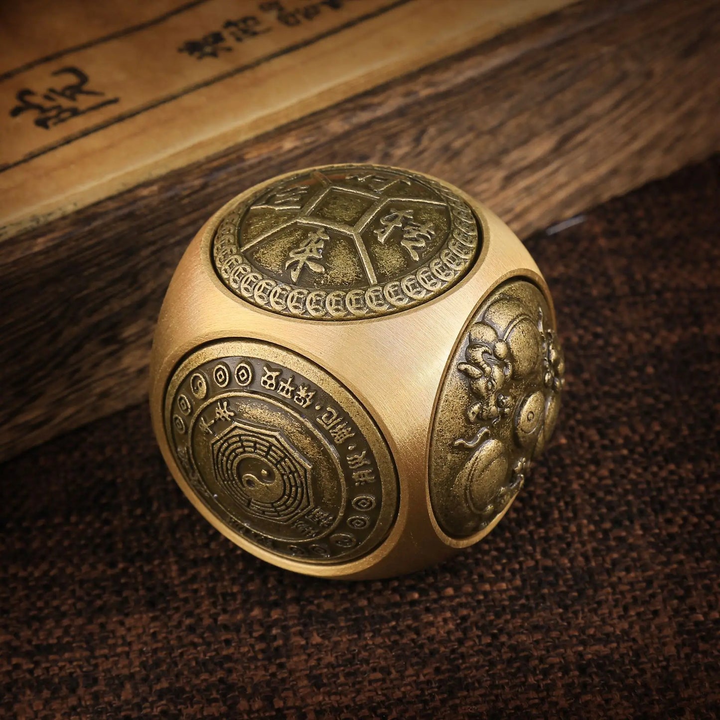 Brass Spherical Magic Cube Six-Sided Spinning To Play Decompression Handle Piece Pure Copper Ornaments Fingertip Gyroscope Decompression