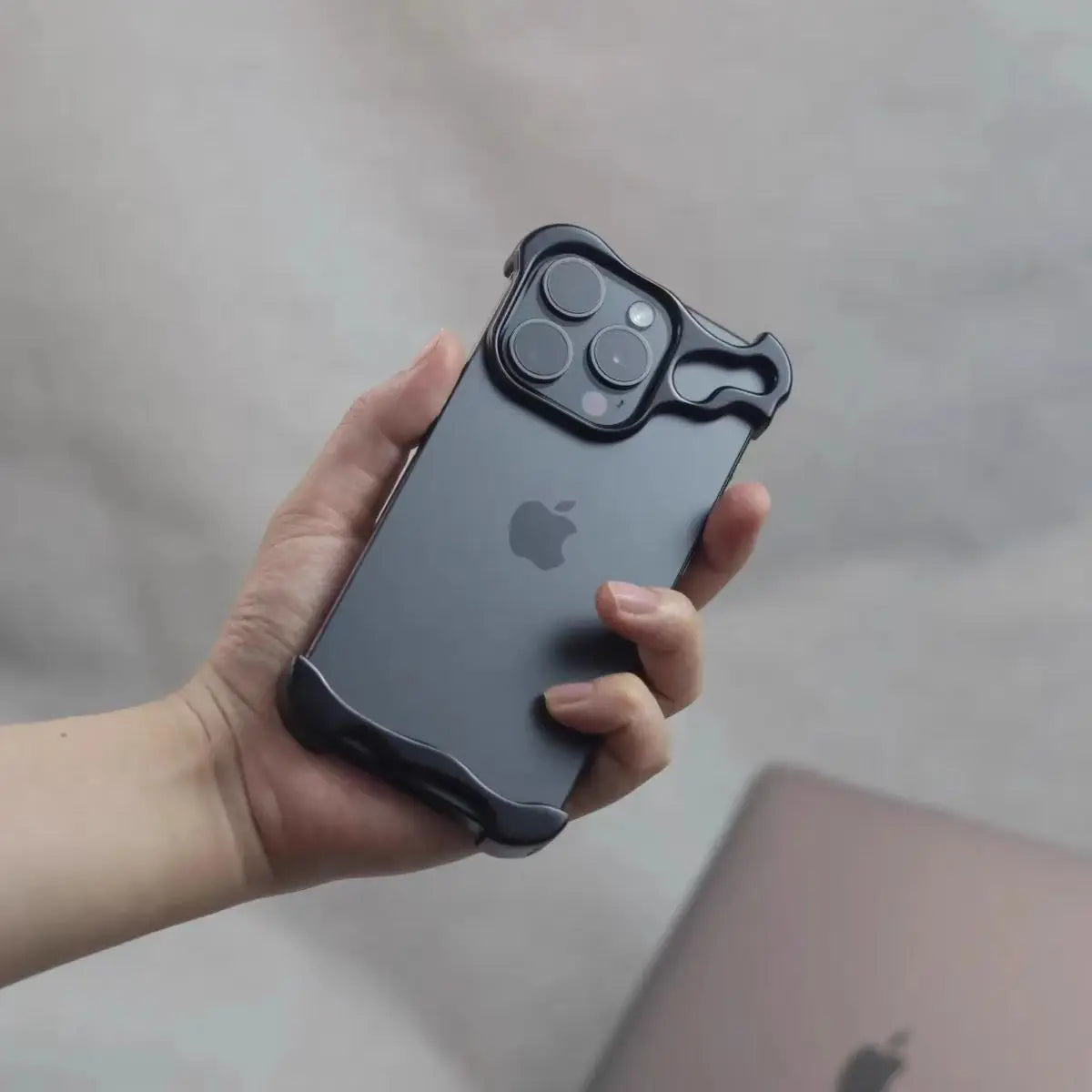 Invisa Case