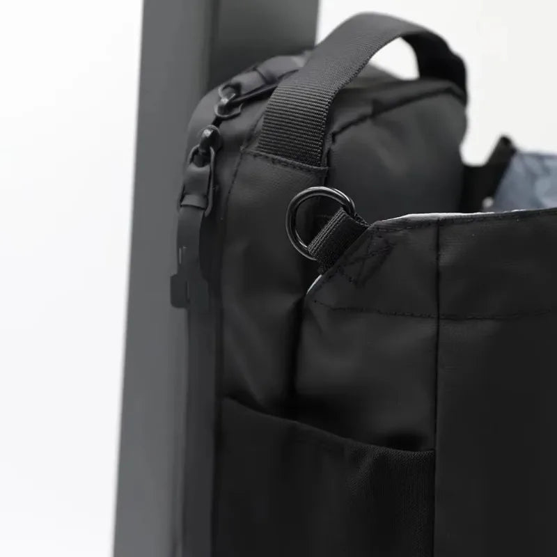 Fitness portable bag with magnet