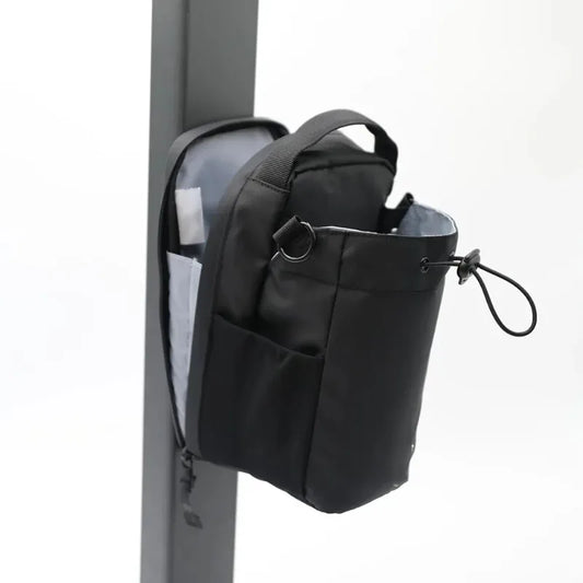 Fitness portable bag with magnet
